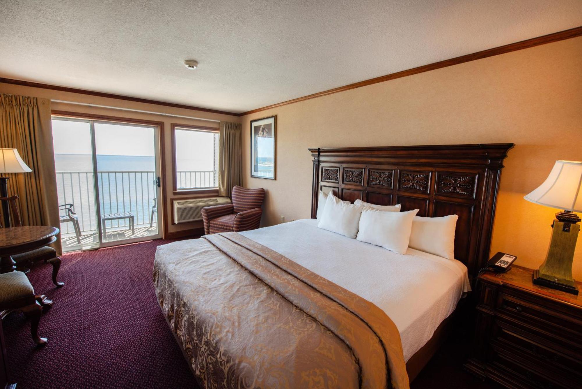 Hamilton Inn Select Beachfront Mackinaw City Bagian luar foto