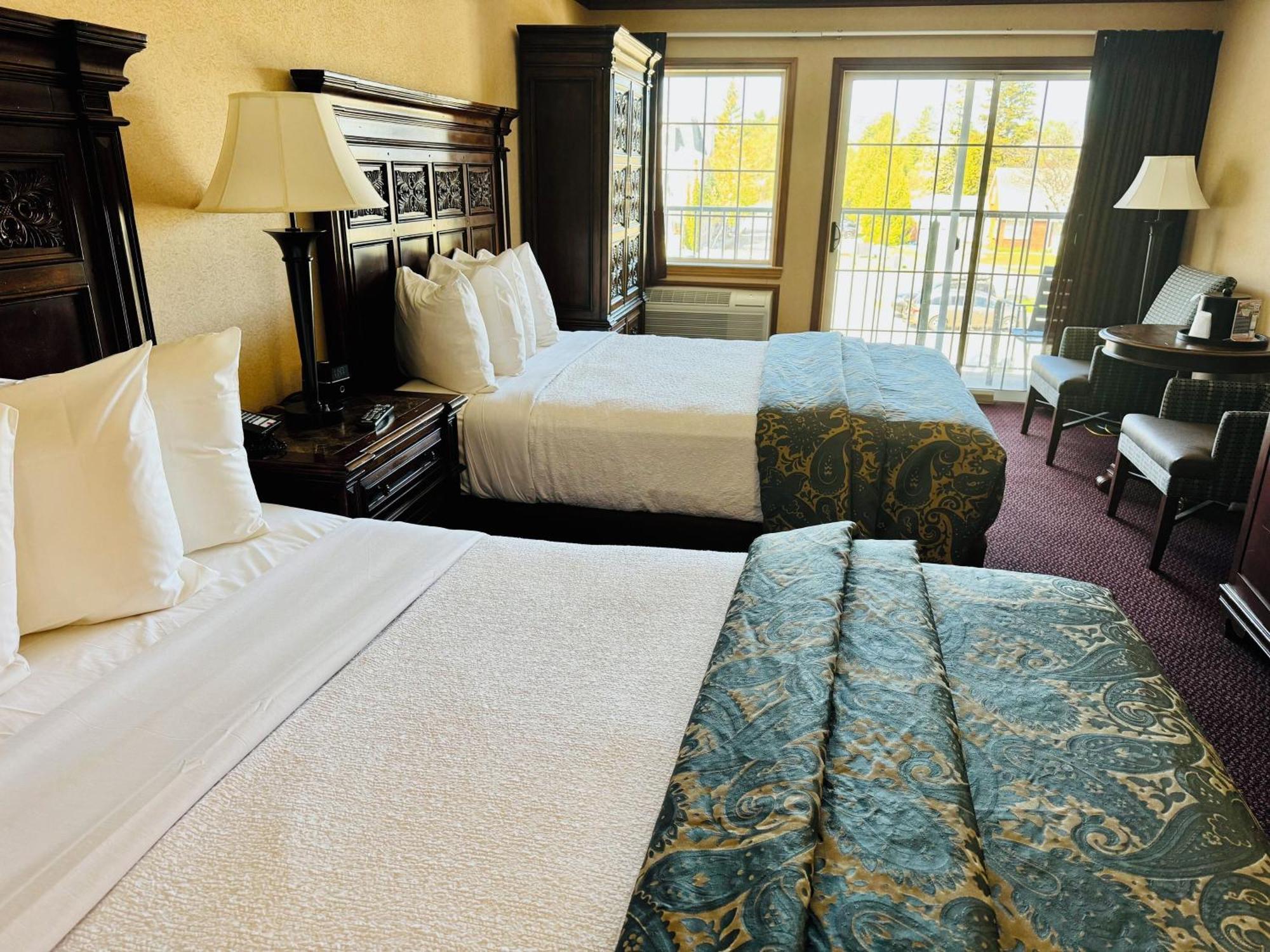 Hamilton Inn Select Beachfront Mackinaw City Bagian luar foto