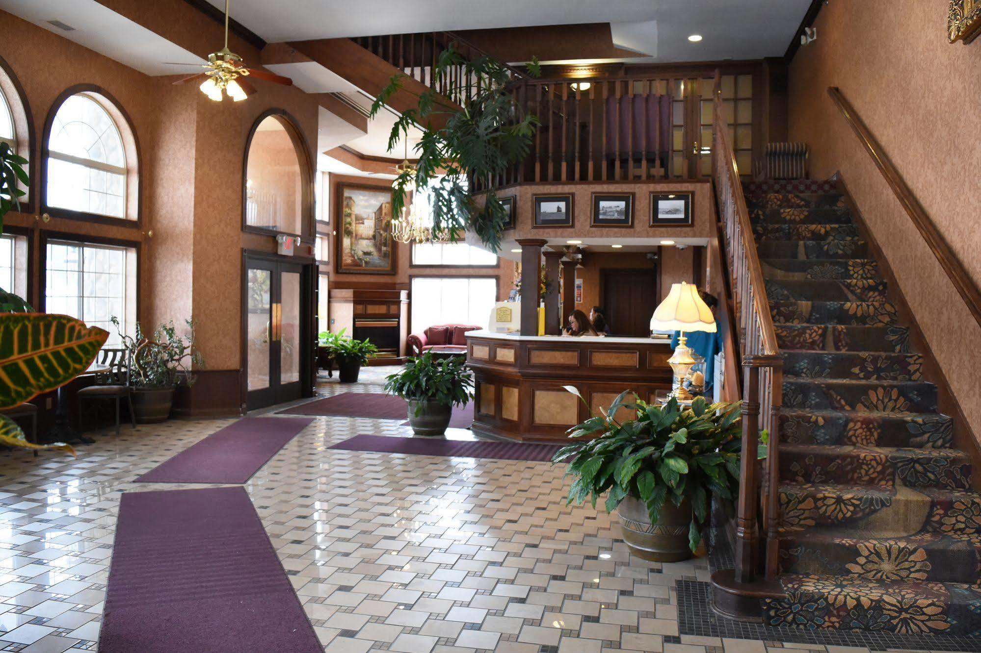 Hamilton Inn Select Beachfront Mackinaw City Bagian luar foto